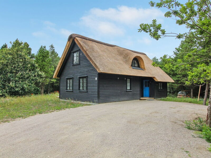 emmeli - 1.2km From The Sea