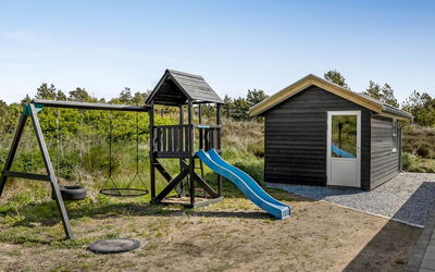 Minke - 2.2Km from the Sea
