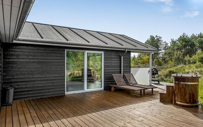 Minke - 2.2Km from the Sea