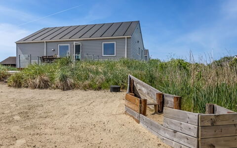 Eldora - 1.4Km from the Sea: Meubilair, Hout, Interieur Ontwerp, Flooring, Verdieping, Stoel, Kamer, Plafond, Woonkamer, Appartement