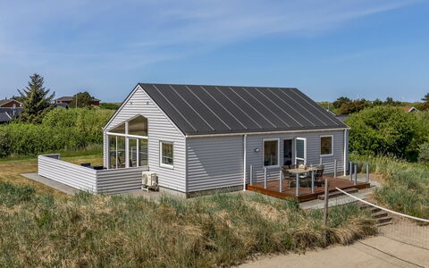 Eldora - 1.4Km from the Sea: Meubilair, Hout, Interieur Ontwerp, Flooring, Verdieping, Stoel, Kamer, Plafond, Woonkamer, Appartement