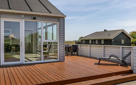 Eldora - 1.4Km from the Sea: Meubilair, Hout, Interieur Ontwerp, Flooring, Verdieping, Stoel, Kamer, Plafond, Woonkamer, Appartement
