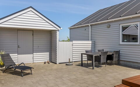 Eldora - 1.4Km from the Sea: Meubilair, Hout, Interieur Ontwerp, Flooring, Verdieping, Stoel, Kamer, Plafond, Woonkamer, Appartement