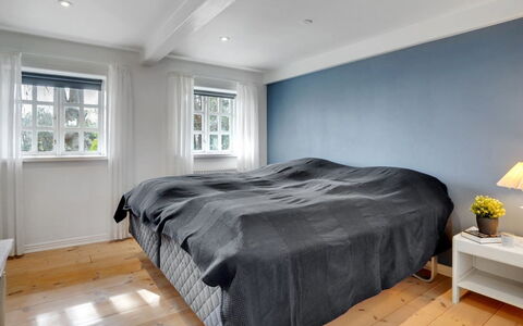 Edelgard - 4.5Km from the Sea: Flooring, Slaapkamer, Verdieping, Interieur Ontwerp, Hout, Bed, Plafond, Laken, Bedding, Meubilair
