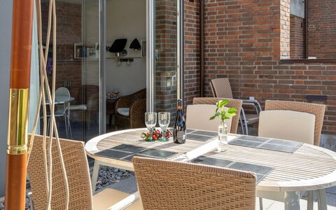 Helgo - 250M from the Sea: Meubilair, Stoel, Tafel, Interieur Ontwerp, Keuken En Eettafel, Buitenmeubels, Koffietafel, Buitentafel, Wicker, Eetkamer