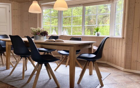 Orpah - 2.5Km from the Sea: Meubilair, Hout, Interieur Ontwerp, Flooring, Verdieping, Stoel, Kamer, Plafond, Woonkamer, Appartement