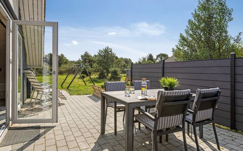Sanelma - 900M from the Sea: Plantengemeenschap, Zonlicht, Kruidachtige Plant, Tuin, Plantage, Landbouw, Boerderij