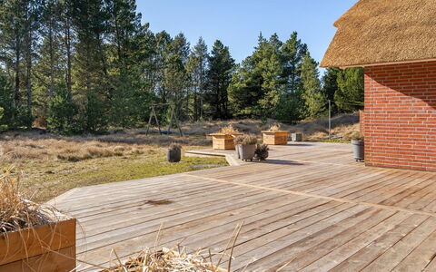 Harpa - 2.5Km from the Sea: Hout, Huis, Veranda, Dek, Hardwood, Dak, Beits, Houten Vloer, Eco Hotel