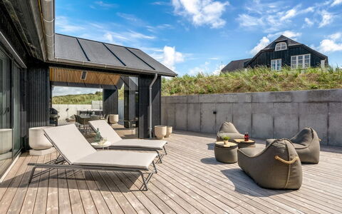 Maximiliane - from the Sea: Dak, Land Lot, Verblijf, Huis, Landelijk Gebied, Schuur, Siding, Garden Gebouwen, Blokhut, Hut