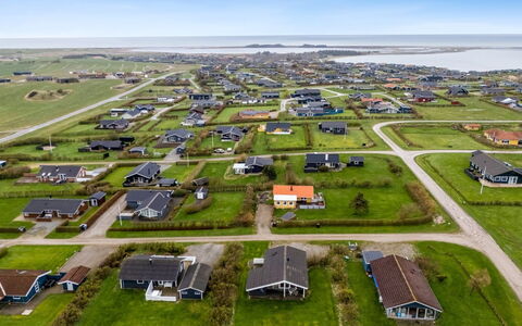 Tanea - 700M to the Fjord: Hout, Dak, Architectuur, Huis, Huis, Verblijf, Siding, Hardwood, Helling, Landgoed