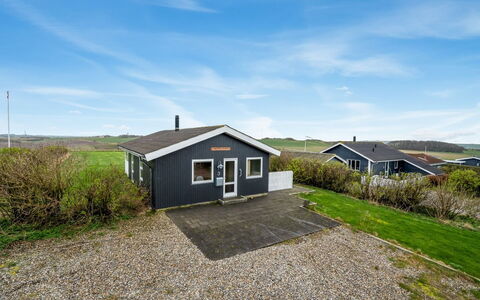 Tanea - 700M to the Fjord: Hout, Dak, Architectuur, Huis, Huis, Verblijf, Siding, Hardwood, Helling, Landgoed