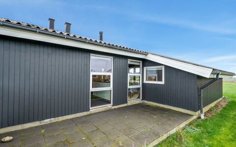 Tanea - 700M to the Fjord: Hout, Dak, Architectuur, Huis, Huis, Verblijf, Siding, Hardwood, Helling, Landgoed