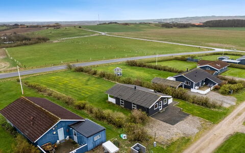 Tanea - 700M to the Fjord: Hout, Dak, Architectuur, Huis, Huis, Verblijf, Siding, Hardwood, Helling, Landgoed