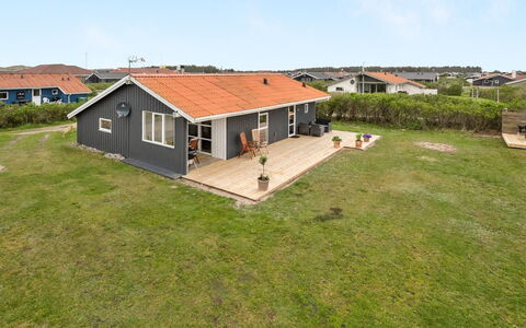 Thamara - 350M from the Sea: Huis, Dak, Huis, Verblijf, Schuur, Garden Gebouwen, Siding, Werf, Blokhut, Hut
