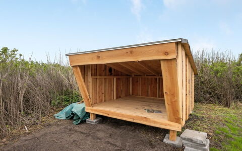 Thamara - 350M from the Sea: Huis, Dak, Huis, Verblijf, Schuur, Garden Gebouwen, Siding, Werf, Blokhut, Hut