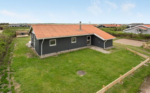 Thamara - 350M from the Sea: Huis, Dak, Huis, Verblijf, Schuur, Garden Gebouwen, Siding, Werf, Blokhut, Hut