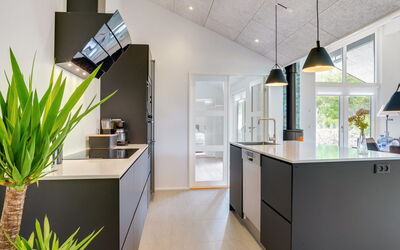 Antonina - 800M from the Sea