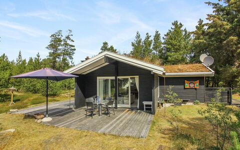 Heike - 1.3Km from the Sea: Architectuur, Dak, Huis, Samengesteld Materiaal, Daylighting, Siding, Oprit