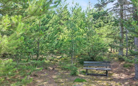 Heike - 1.3Km from the Sea: Architectuur, Dak, Huis, Samengesteld Materiaal, Daylighting, Siding, Oprit