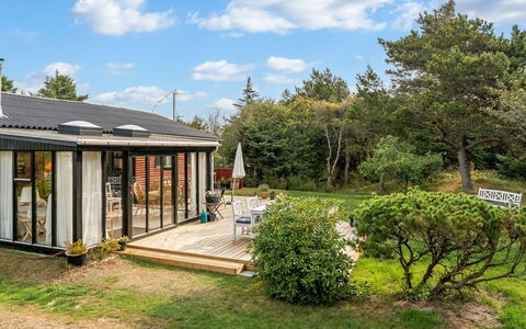Lykka - 950M from the Sea: Struik, Dak, Huis, Huis, Verblijf, Land Lot, Deur, Tuin, Garden Gebouwen