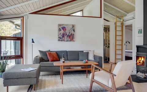 Angja - 800M from the Sea: Meubilair, Interieur Ontwerp, Flooring, Bankstel, Woonkamer, Hout, Verdieping, Kamer, Houten Vloer, Plafond
