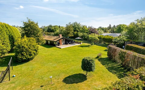 Ingimar - 2.2Km from the Sea: Architectuur, Dak, Huis, Samengesteld Materiaal, Daylighting, Siding, Oprit
