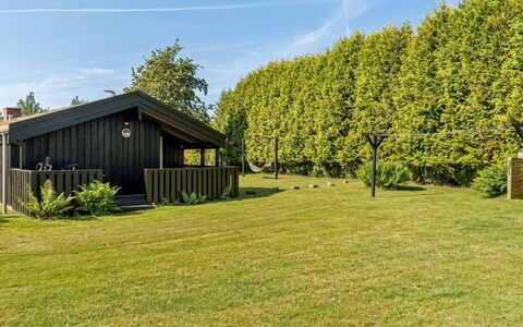 Ingimar - 2.2Km from the Sea: Architectuur, Dak, Huis, Samengesteld Materiaal, Daylighting, Siding, Oprit