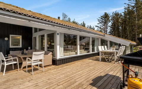Gladis - 900M from the Sea: Hout, Architectuur, Dak, Huis, Huis, Deur, Samengesteld Materiaal, Verblijf, Veranda, Hardwood