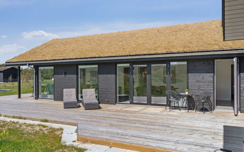 Fredrika - 1.5Km from the Sea: Hout, Dak, Huis, Verblijf, Deur, Samengesteld Materiaal, Siding, Dek, Veranda, Schaduw