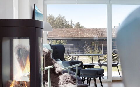 Fredrika - 1.5Km from the Sea: Meubilair, Interieur Ontwerp, Flooring, Verdieping, Woonkamer, Verlichting, Huis, Houten Vloer, Stoel
