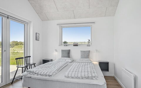 Fredrika - 1.5Km from the Sea: Huis, Daylighting, Slaapkamer, Gips, Bedding, Bed, Bed Frame