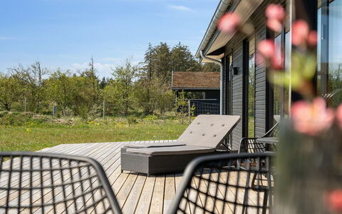 Fredrika - 1.5Km from the Sea: Buitenmeubels, Tuin, Schaduw, Werf, Stoel, Landscaping, Backyard, Garden Gebouwen, Outdoor Structuur, Patio