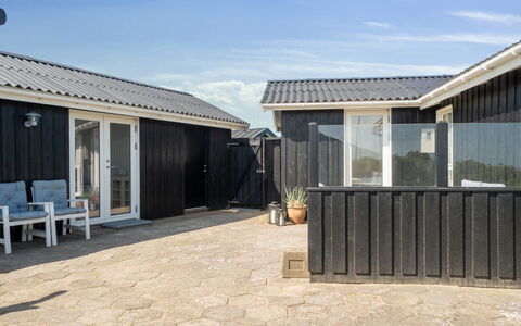 Edlef - 279M from the Sea: Huis, Woongebied, Huis, Verblijf, Dak, Land Lot, Siding, Tuin, Landgoed, Gazon