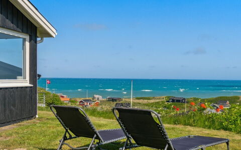 Edlef - 279M from the Sea: Huis, Woongebied, Huis, Verblijf, Dak, Land Lot, Siding, Tuin, Landgoed, Gazon