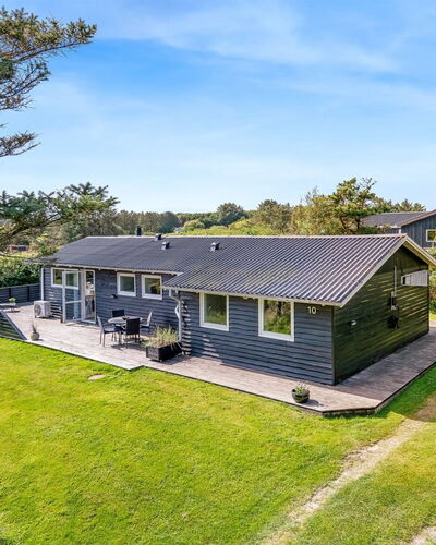Tuke - 400M from the Sea