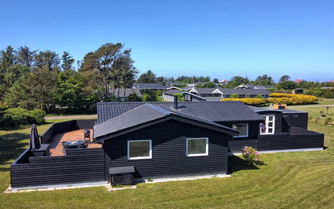 Kamp - 700M from the Sea: Hout, Huis, Veranda, Dek, Hardwood, Dak, Beits, Houten Vloer, Eco Hotel