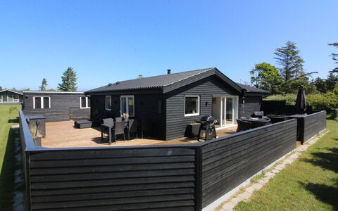 Kamp - 700M from the Sea: Hout, Huis, Veranda, Dek, Hardwood, Dak, Beits, Houten Vloer, Eco Hotel