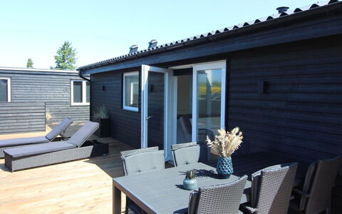 Kamp - 700M from the Sea: Hout, Huis, Veranda, Dek, Hardwood, Dak, Beits, Houten Vloer, Eco Hotel