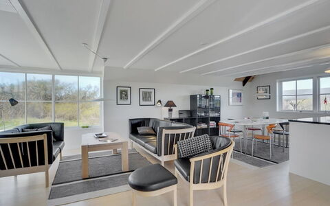 Galin - 200M from the Sea: Woongebied, Dak, Voorstad, Oprit, Landgoed, Schoorsteen