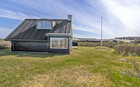 Galin - 200M from the Sea: Woongebied, Dak, Voorstad, Oprit, Landgoed, Schoorsteen