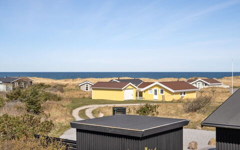 Galin - 200M from the Sea: Woongebied, Dak, Voorstad, Oprit, Landgoed, Schoorsteen