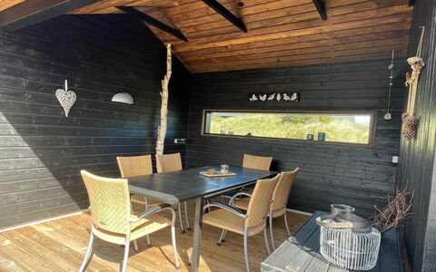 Hinda - 1.2Km from the Sea: Blauw, Struik, Verblijf, Groundcover, Tuin, Landgoed, Schaduw, Landscaping, Boerderij, Eco Hotel