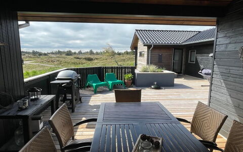 Hinda - 1.2Km from the Sea: Blauw, Struik, Verblijf, Groundcover, Tuin, Landgoed, Schaduw, Landscaping, Boerderij, Eco Hotel