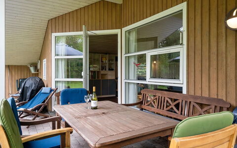 Loreia - 200M from the Sea: Zwembad, Buitenmeubels, Meubilair, Toevlucht, Flagstone, Eco Hotel, Schaduw, Stoel, Vrije Tijd, Landgoed