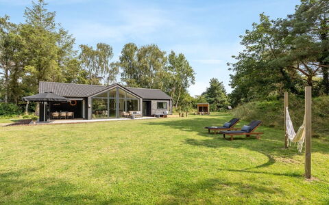 Wiggi - 450M from the Sea: Gras, Huis, Dak, Huis, Verblijf, Struik, Land Lot, Landelijk Gebied, Boerderij, Groundcover