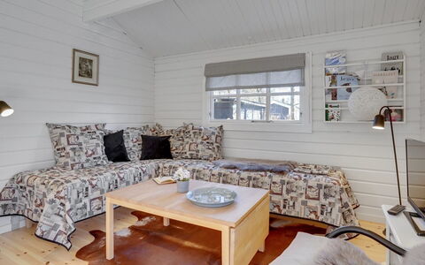 Freyja - 800M from the Sea: Dak, Huis, Huis, Verblijf, Deur, Siding, Dek, Veranda, Plank, Hardwood