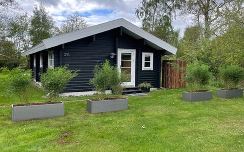 Freyja - 800M from the Sea: Dak, Huis, Huis, Verblijf, Deur, Siding, Dek, Veranda, Plank, Hardwood