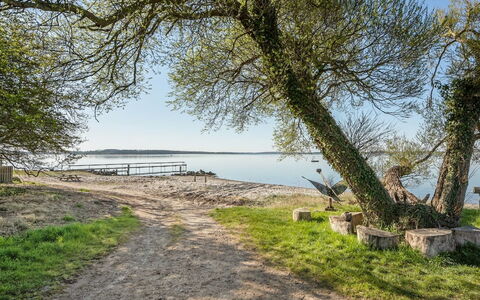 Ermelinda - 900M to the Fjord: Dak, Huis, Huis, Verblijf, Siding, Landgoed, Oprit, Garden Gebouwen, Werf, Schuur