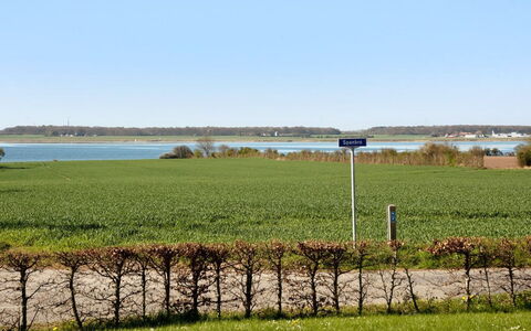 Ermelinda - 900M to the Fjord: Dak, Huis, Huis, Verblijf, Siding, Landgoed, Oprit, Garden Gebouwen, Werf, Schuur