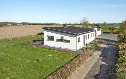 Ermelinda - 900M to the Fjord: 